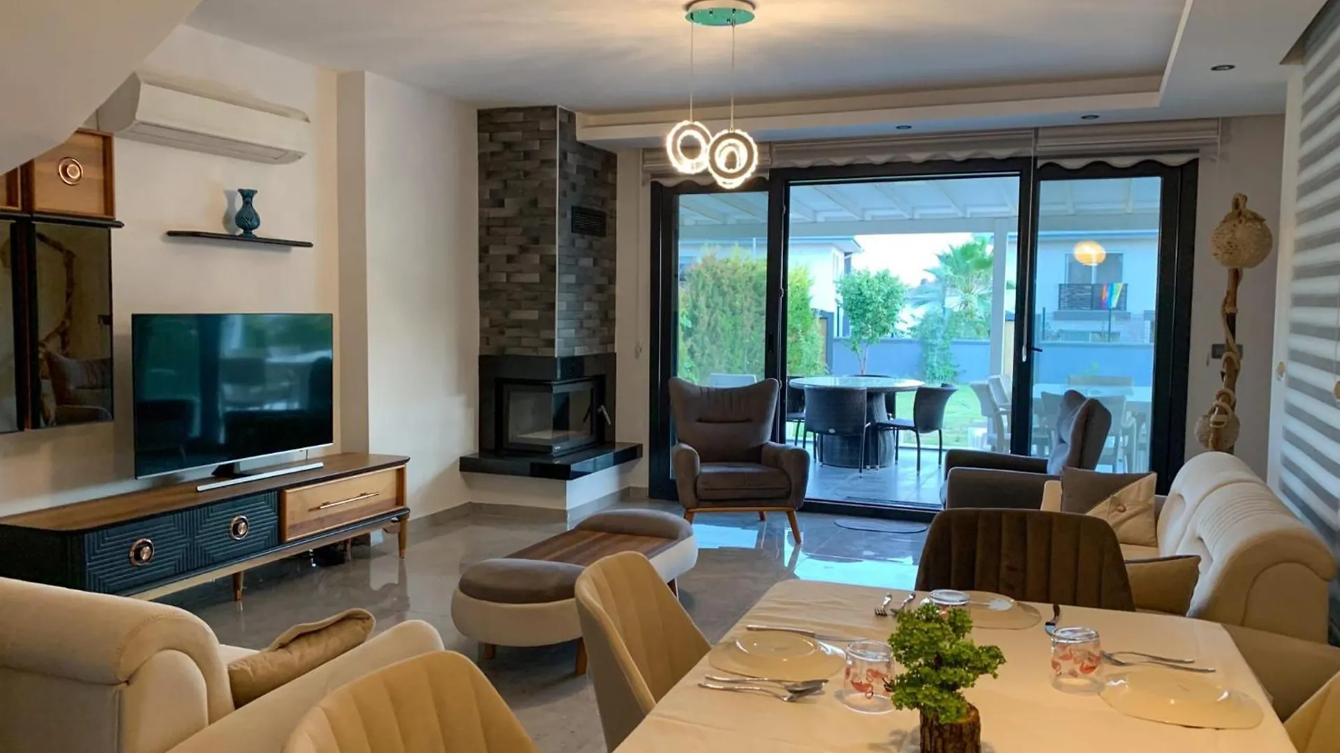 Oezel Havuzlu Luex Villa Kusadasi Turkey
